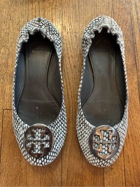 Tory Burch Black & White Animal Hair Logo Emblem Flats - W 9.5